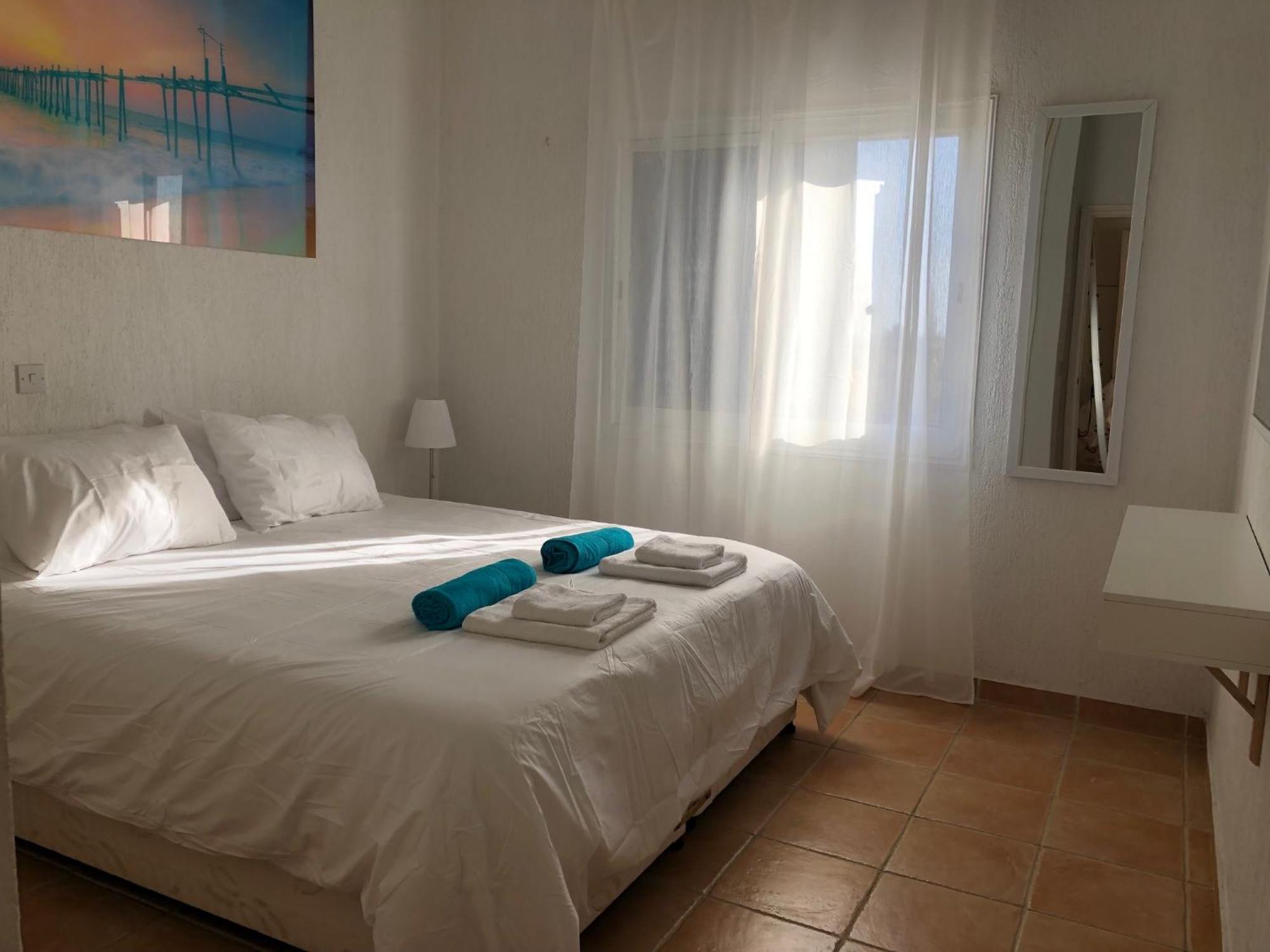 Limnaria Gardens - 1 Bedroom, Sunny Apartment With Stunning Pool Views Paphos Bagian luar foto