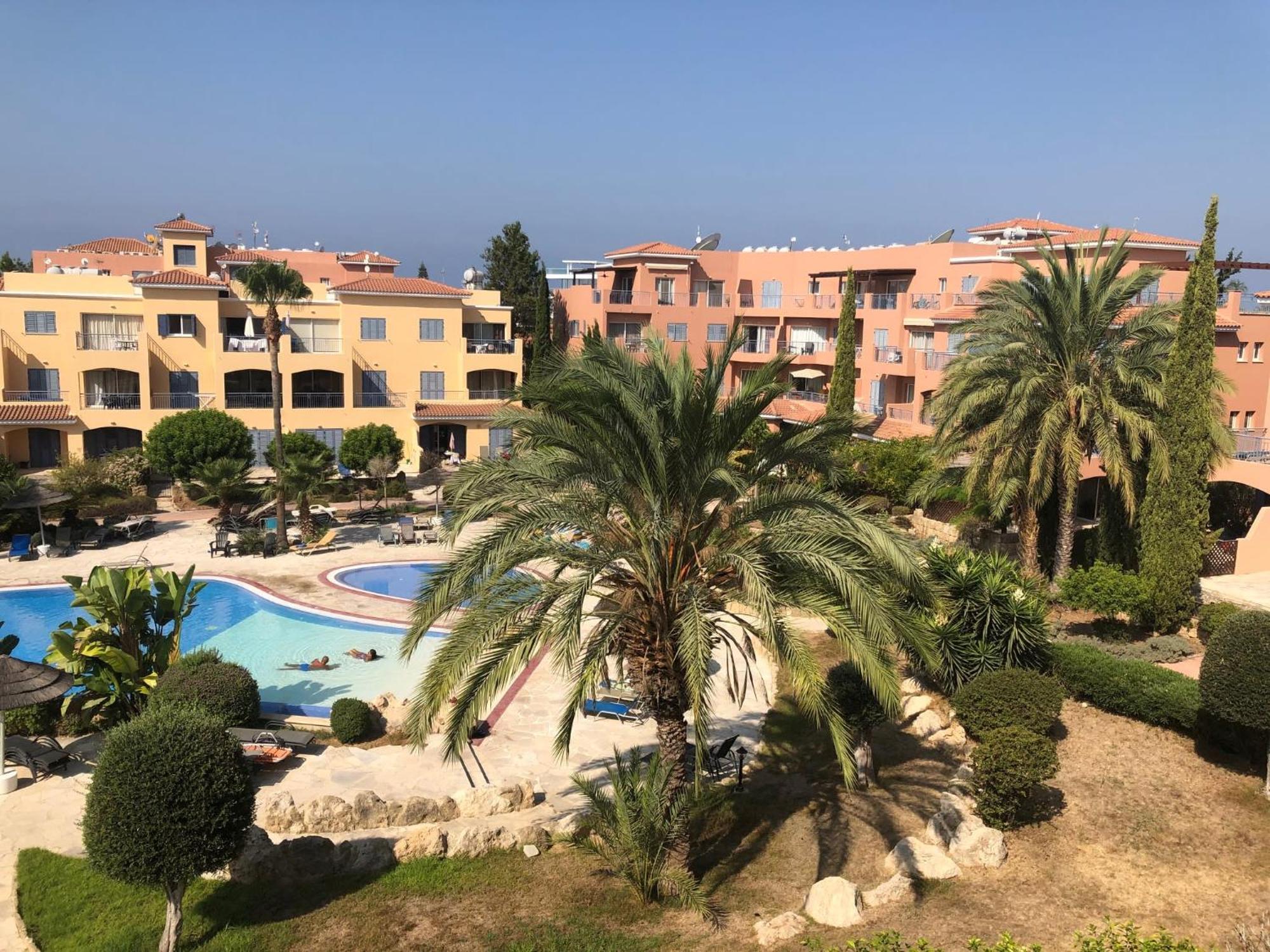 Limnaria Gardens - 1 Bedroom, Sunny Apartment With Stunning Pool Views Paphos Bagian luar foto